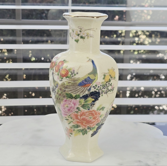 Other - Vintage Japanese Satsuma-Style Ceramic Vase – Peacock & Floral Beauty!